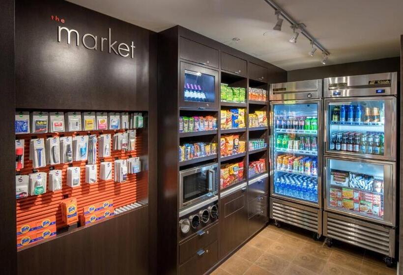 هتل Courtyard By Marriott Portland North