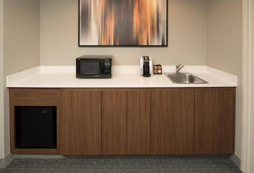 هتل Courtyard By Marriott Portland North