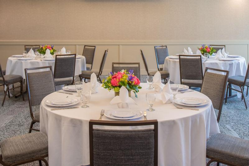 هتل Courtyard By Marriott Portland North