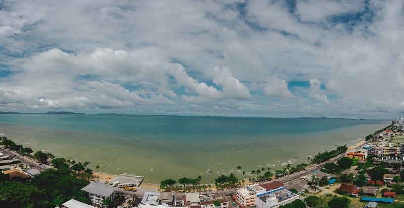 ホテル D Varee Jomtien Beach Pattaya