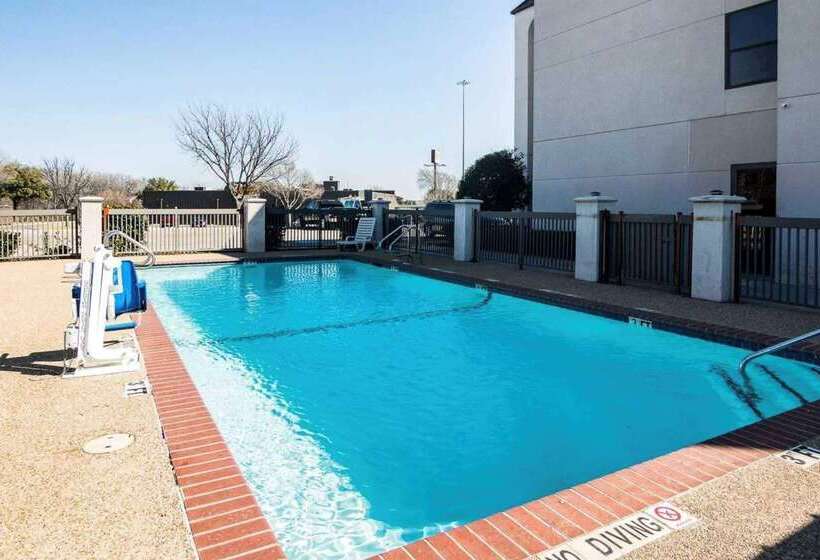 فندق Days Inn By Wyndham Fort Worth North / Fossil Creek