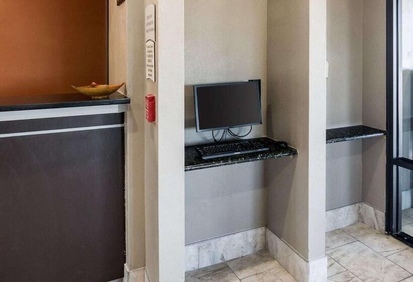 فندق Days Inn By Wyndham Fort Worth North / Fossil Creek