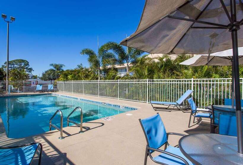 فندق Days Inn By Wyndham Melbourne