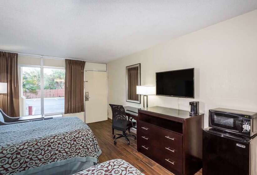 فندق Days Inn By Wyndham Melbourne