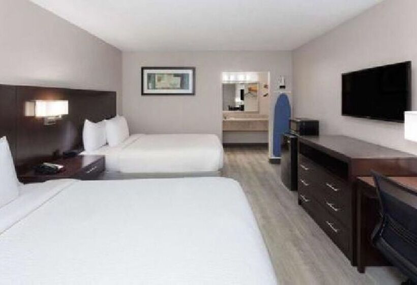 فندق Days Inn By Wyndham Melbourne