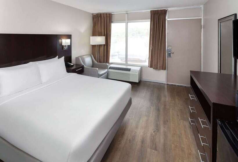 فندق Days Inn By Wyndham Melbourne