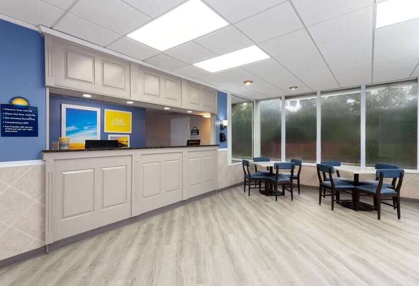 فندق Days Inn By Wyndham Melbourne