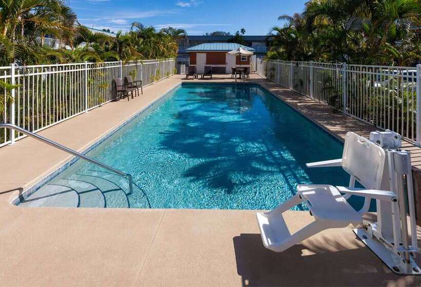 فندق Days Inn By Wyndham Melbourne