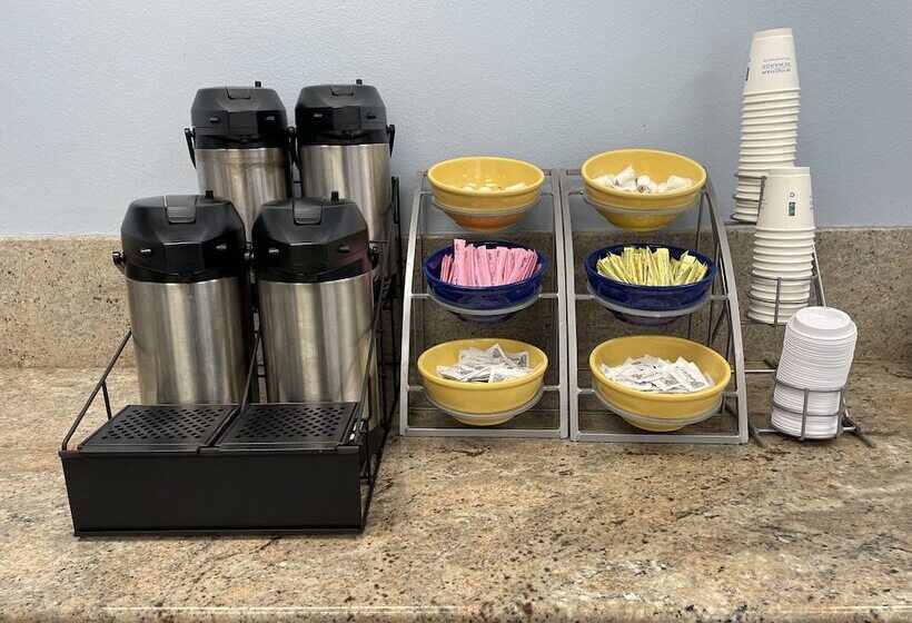 فندق Days Inn By Wyndham Melbourne