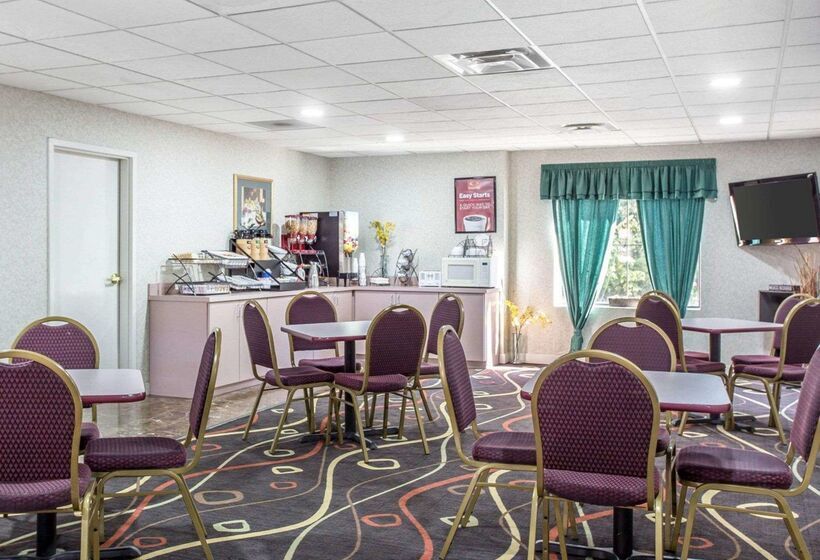 ホテル Econo Lodge Inn & Suites Marietta
