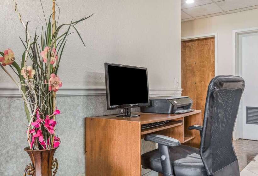 ホテル Econo Lodge Inn & Suites Marietta