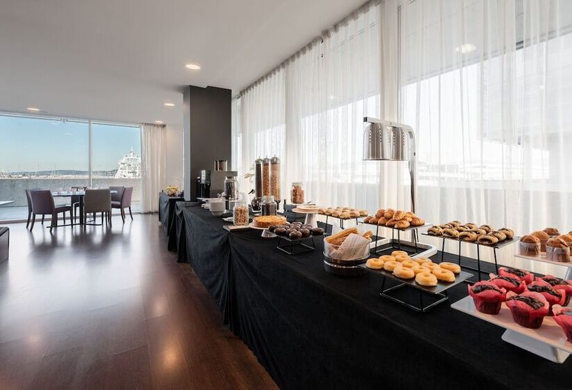 هتل Eurostars Mar De Vigo