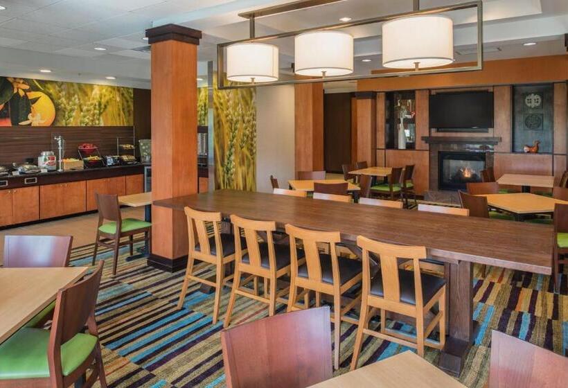 Отель Fairfield Inn & Suites By Marriott Portland North