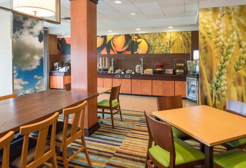 Отель Fairfield Inn & Suites By Marriott Portland North