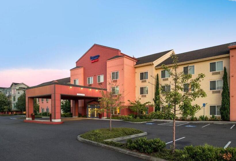 Отель Fairfield Inn & Suites By Marriott Portland North