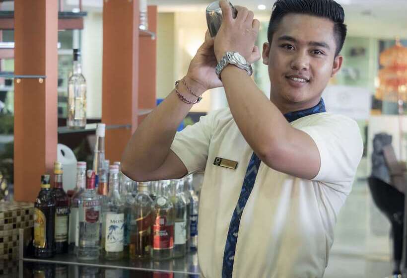 Famous Hotel Kuta Formerly Permata Kuta