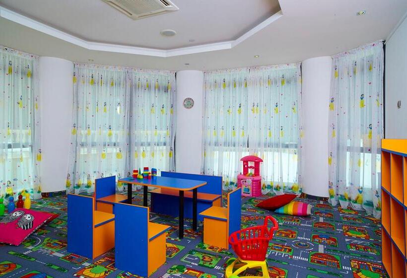 בית מלון כפרי Festa Winter Palace