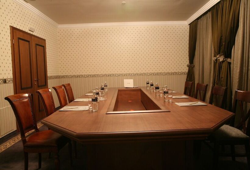 בית מלון כפרי Festa Winter Palace