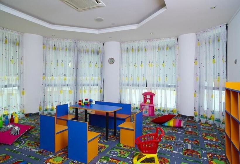 בית מלון כפרי Festa Winter Palace