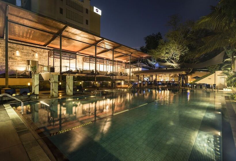 호텔 Grand Mercure Bangalore An Accor Brand