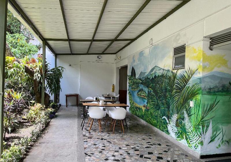 Greenview Medellin By St Hoteles