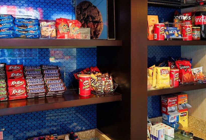 Отель Hampton Inn & Suites Las Vegas South