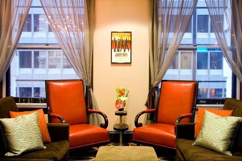 Отель Hampton Inn Majestic Chicago Theatre District