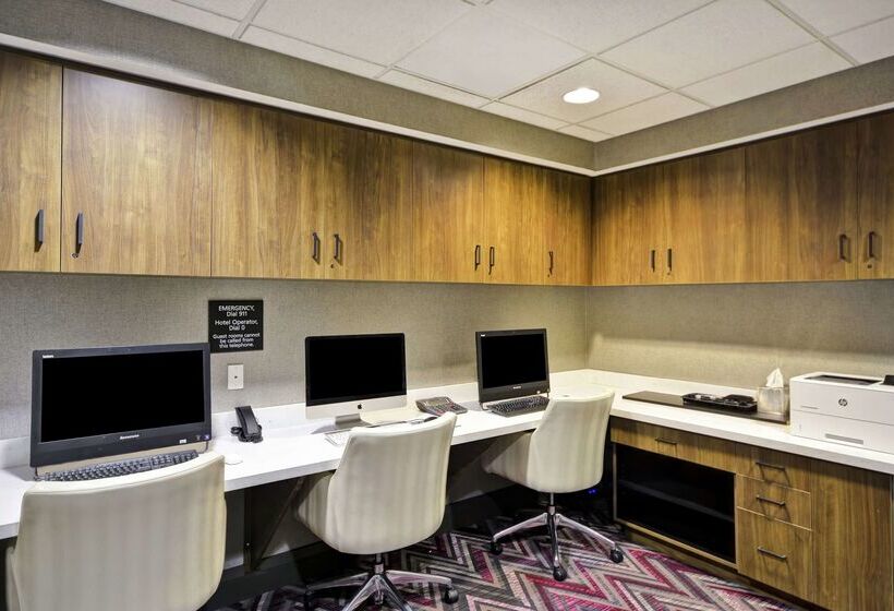 هتل Hampton Inn & Suites Columbuseaston Area