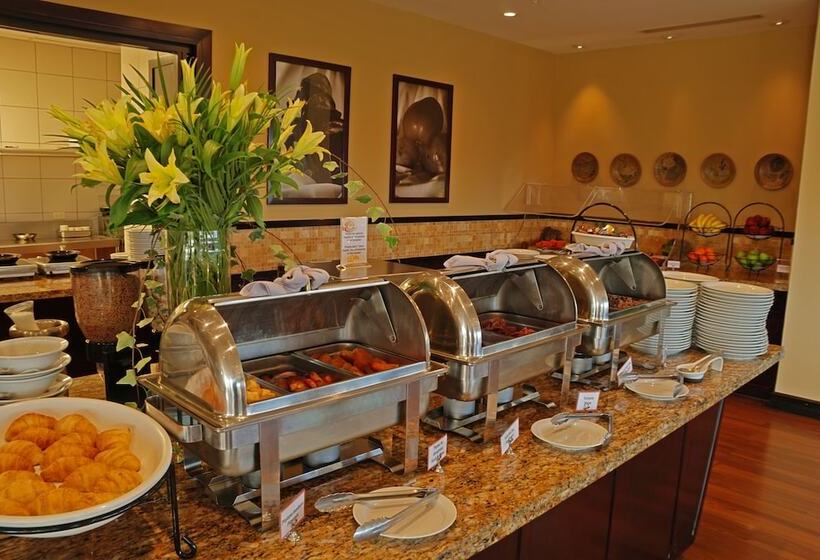 ホテル Hilton Garden Inn Guanacaste Airport