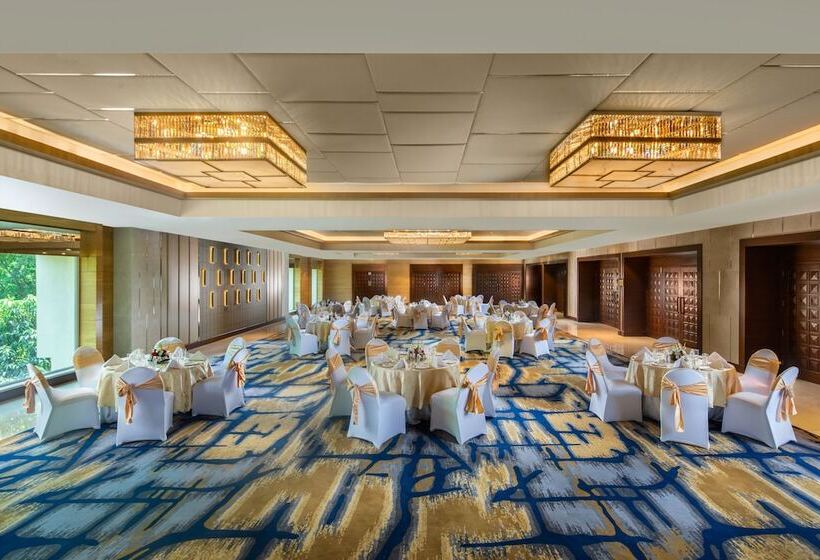 ホテル Holiday Inn Agra Mg Road An Ihg