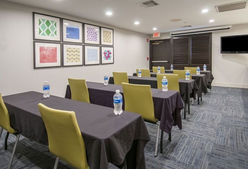 Holiday Inn Express Hotel & Suites Plano West   Frisco, An Ihg