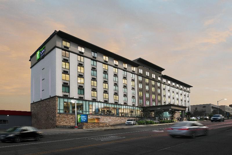 Holiday Inn Express Hotel & Suites Fort Worth Downtown, An Ihg