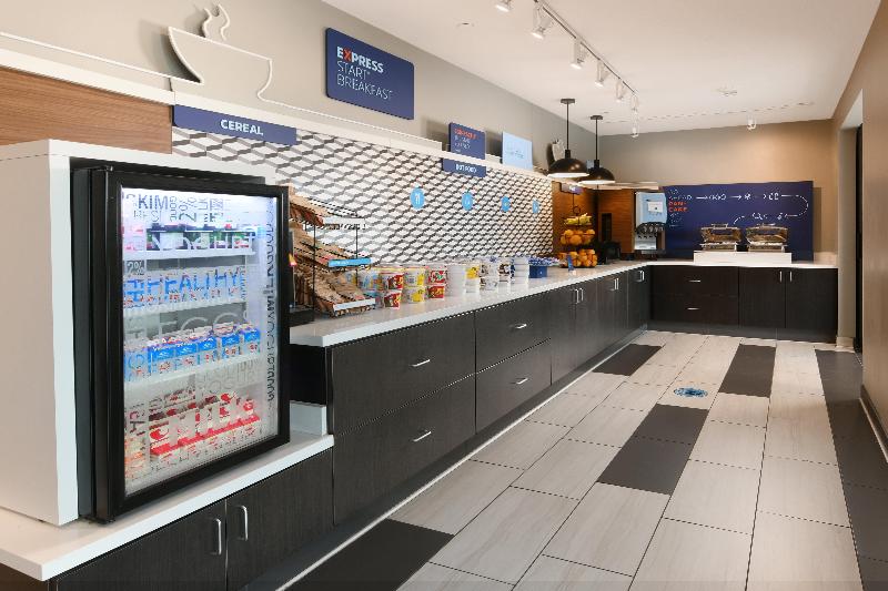 Holiday Inn Express Hotel & Suites Fort Worth Downtown, An Ihg