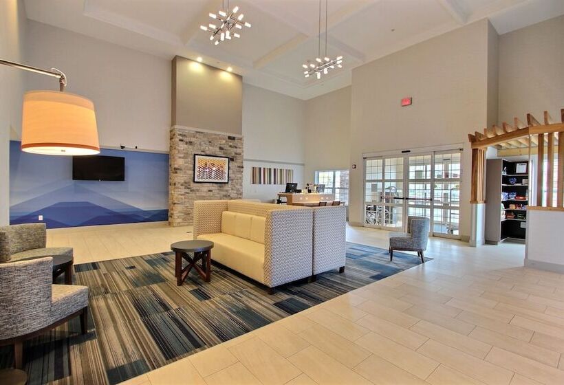 Holiday Inn Express Hotel & Suites Milwaukee Airport, An Ihg