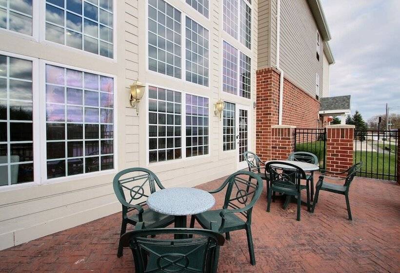 Holiday Inn Express Hotel & Suites Milwaukee Airport, An Ihg