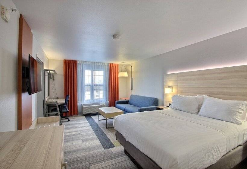 Holiday Inn Express Hotel & Suites Milwaukee Airport, An Ihg