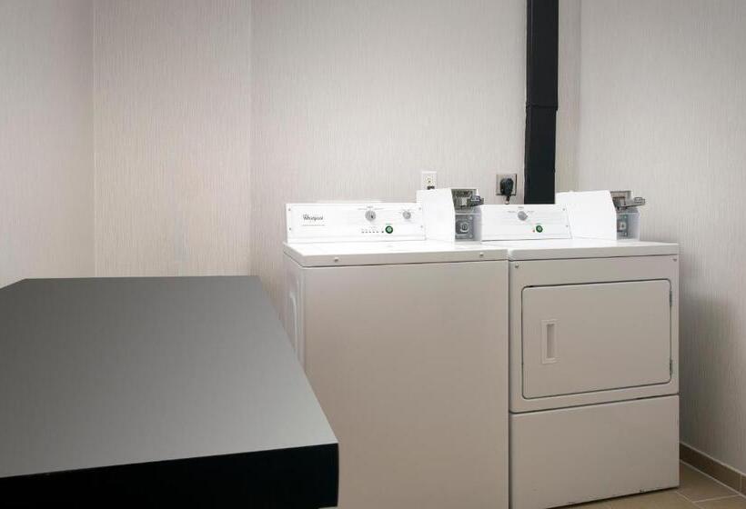 Отель Holiday Inn Express & Suites San Antonio Downtown Market Area, An Ihg