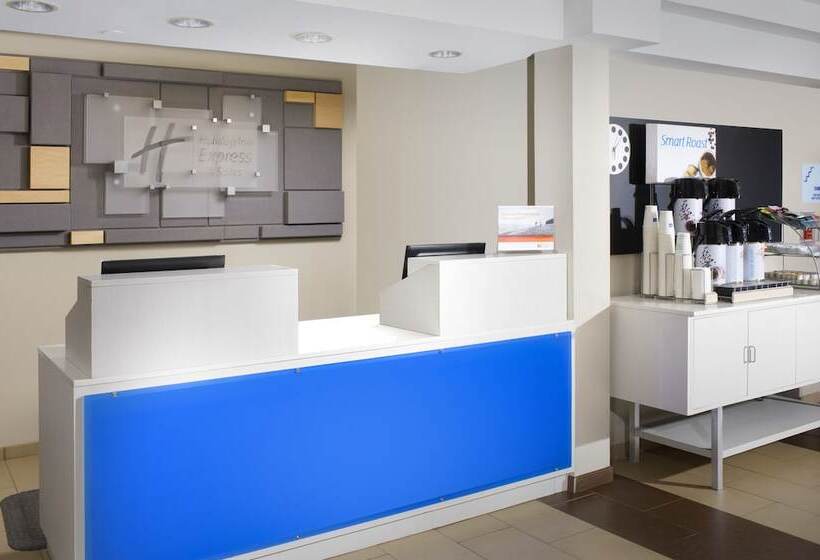 Отель Holiday Inn Express & Suites San Antonio Downtown Market Area, An Ihg