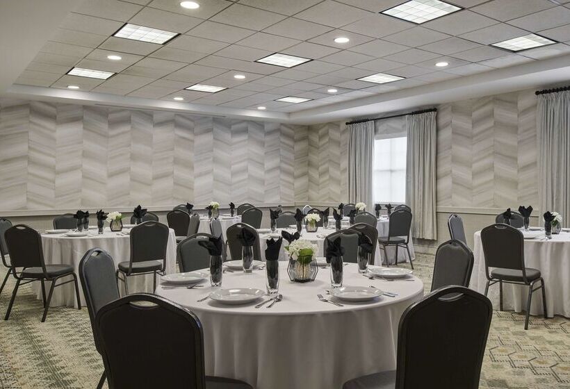 فندق Homewood Suites By Hilton Anchorage