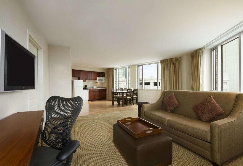 هتل Homewood Suites By Hilton Baltimore Inner Harbor