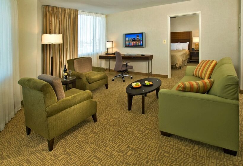 هتل Homewood Suites By Hilton Baltimore Inner Harbor