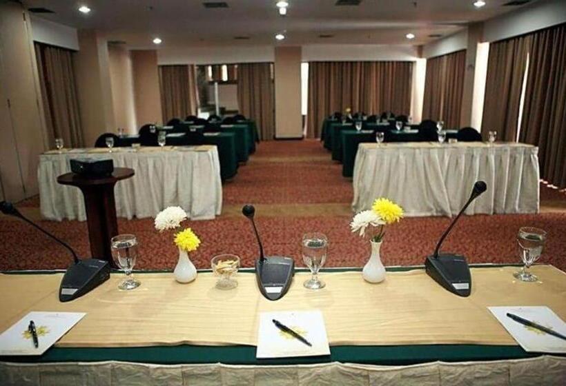 هتل Horison Ultima Makassar