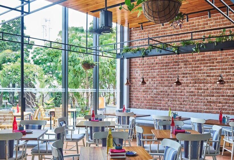 Отель Hyatt Centric Mg Road Bangalore