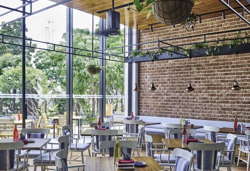 Отель Hyatt Centric Mg Road Bangalore