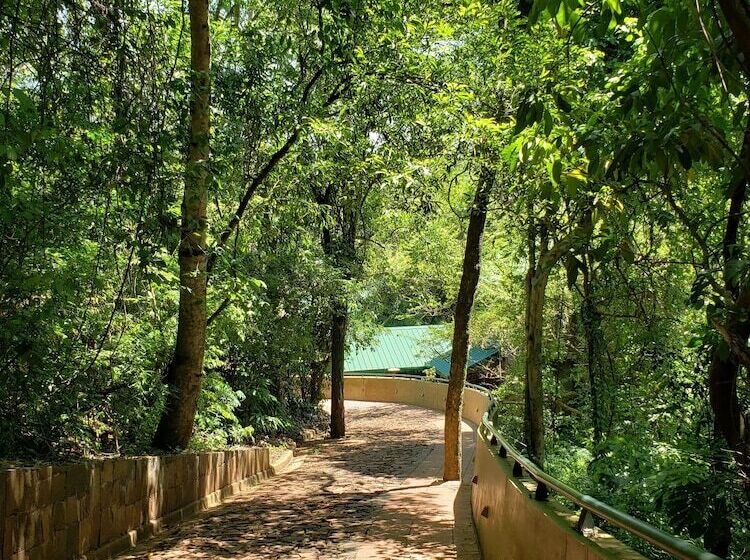 فندق Iguazu Jungle Lodge