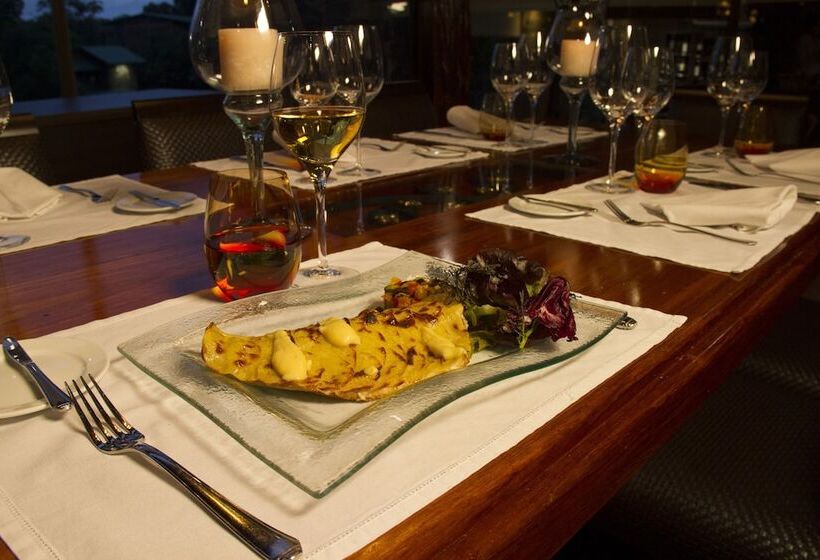 فندق Iguazu Jungle Lodge