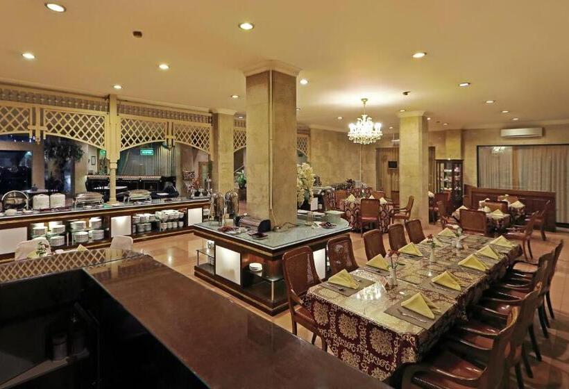 ホテル Indah Palace Solo