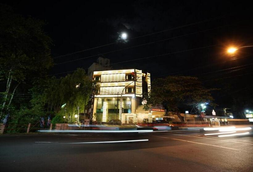 ホテル Indah Palace Solo