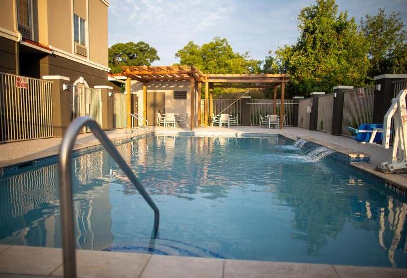 בית מלון כפרי La Quinta By Wyndham Houston East At Normandy