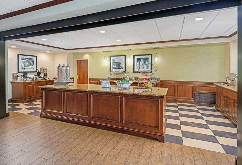 هتل La Quinta Inn & Suites By Wyndham Corpus Christin Padre Isl